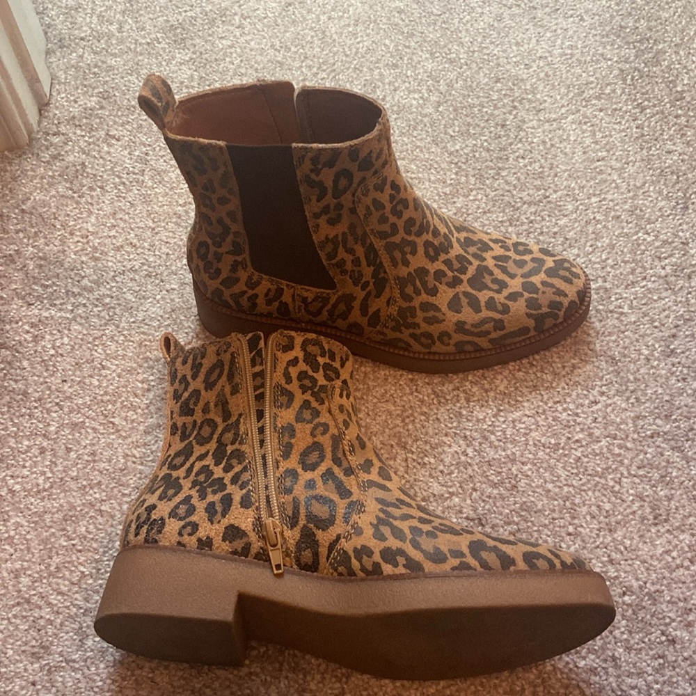 Women’s Lucky Brand boots, size 7, only worn a few times - Picture 2 of 2